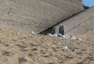 La spiaggia della Ciammarita sporca. Rifiuti invadono la sabbia dorata