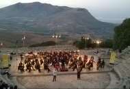 L'Orchestra Sinfonica Siciliana incanta. Una serata magica al Teatro Antico
